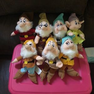 Snow White seven dwarf plushies